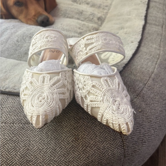 Impo Erleen White Lace Women's Shoes - Picture 1 of 3